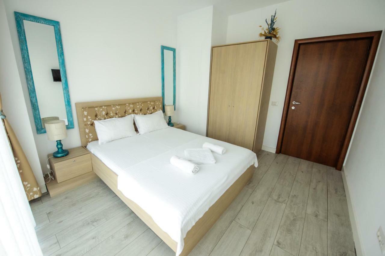 Blue Bike Seaview Apartment Mamaia Exterior photo